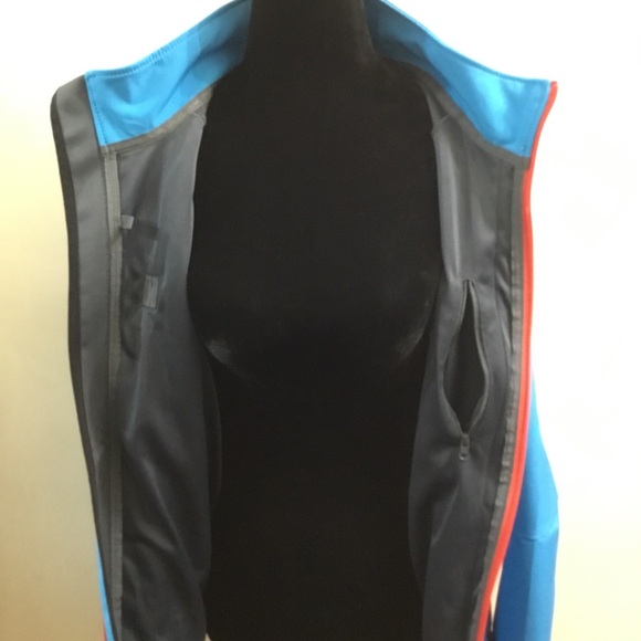 Stormtech Performance H2X waterproof jacket - Picture 13 of 16